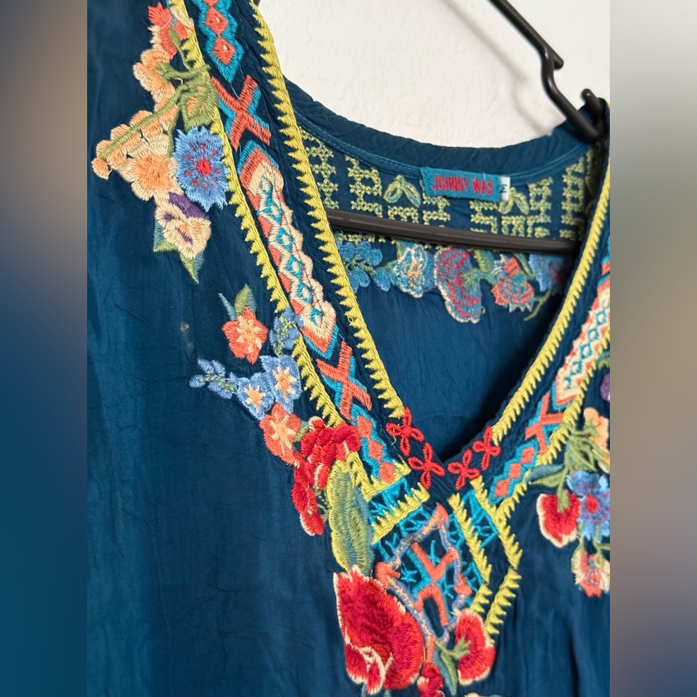 Johnny Was Embroidered Floral Blue Tunic Top Size: M - Picture 3 of 8